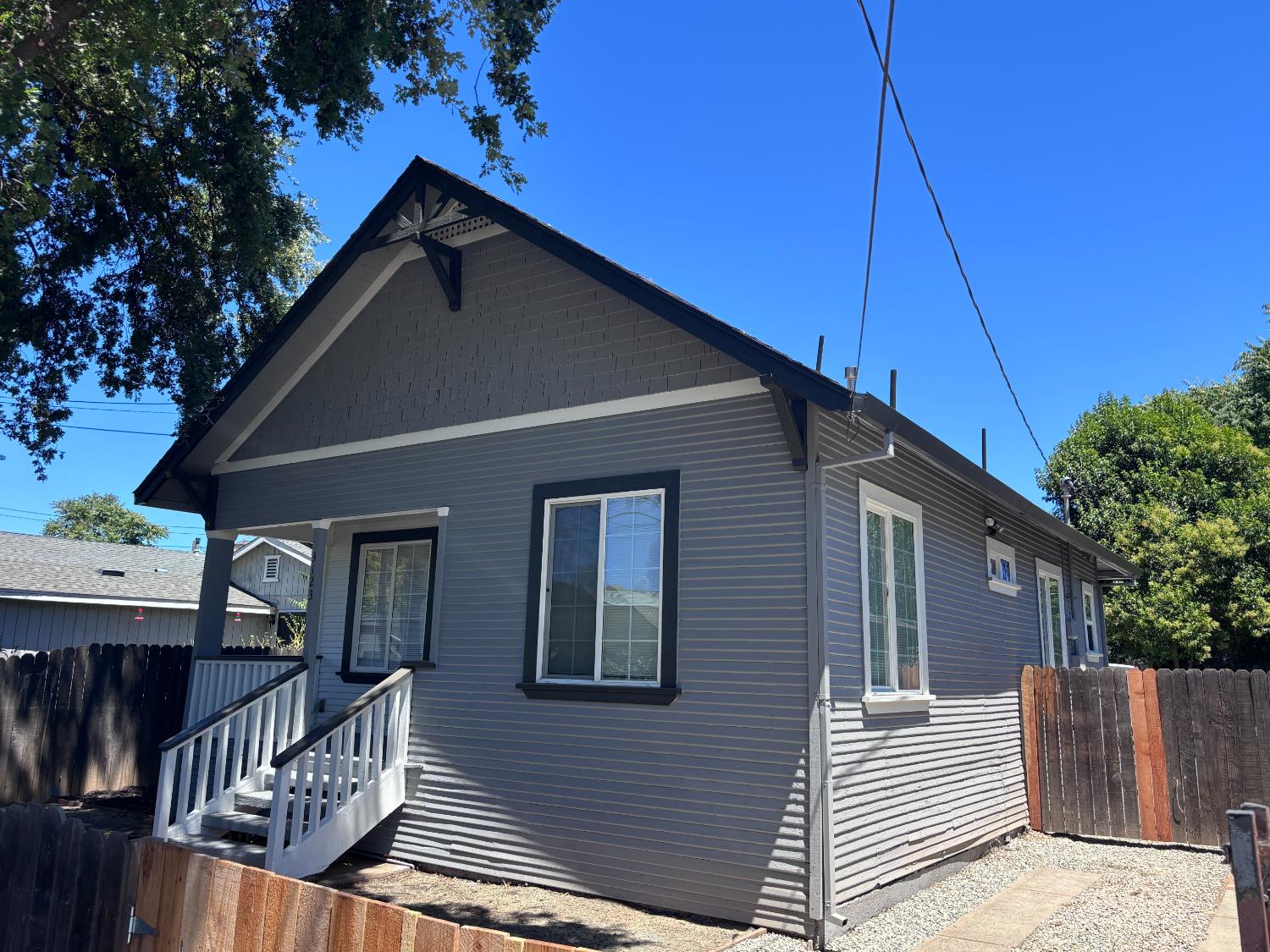 3123 Santa Cruz Way