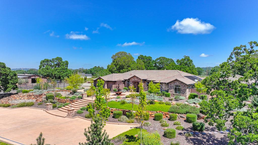 5541 Grazing Hill Road