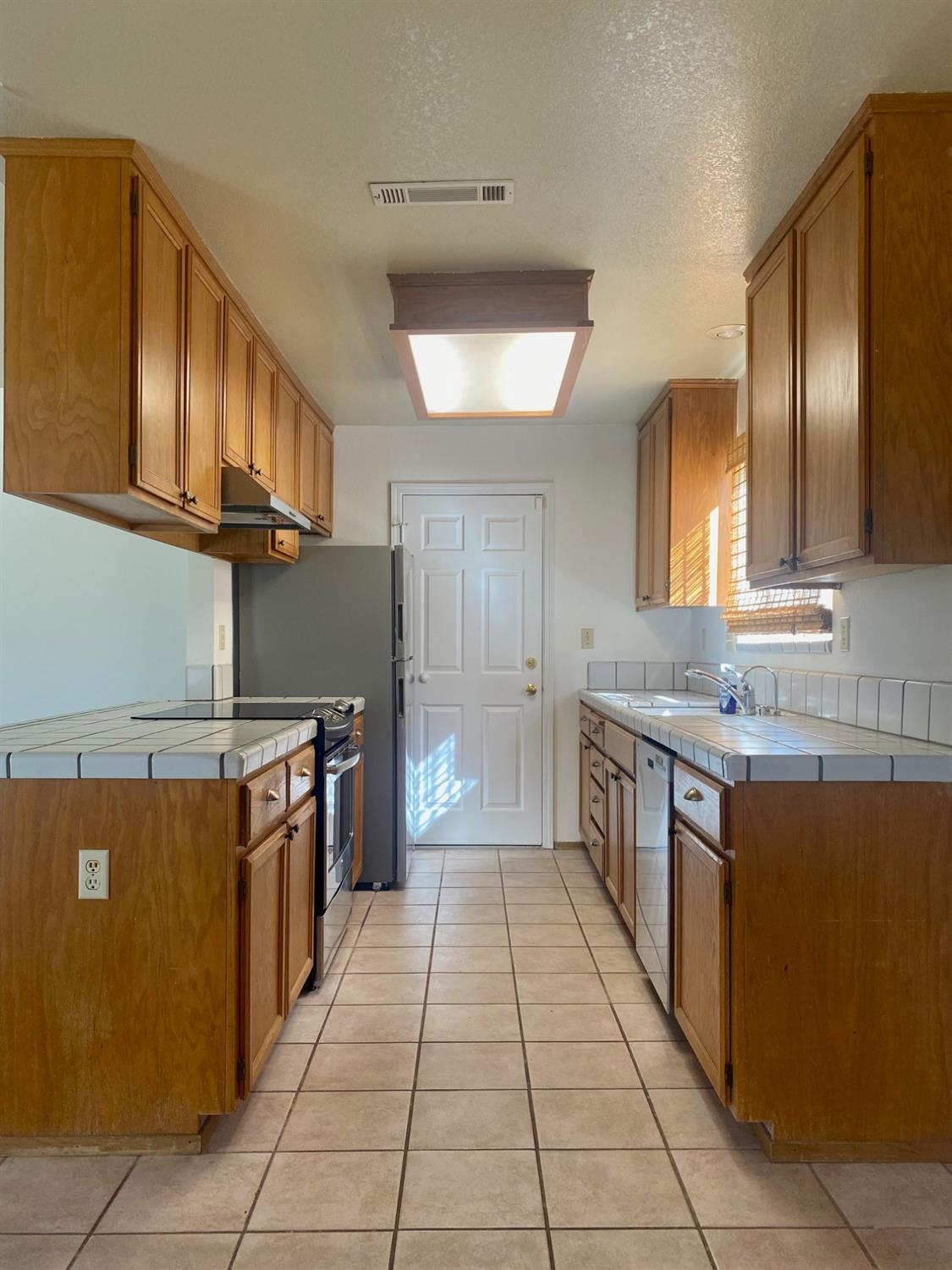 Los Banos, California 93635, United States, 3 Bedrooms Bedrooms, ,2 BathroomsBathrooms,Residential,Active,185849