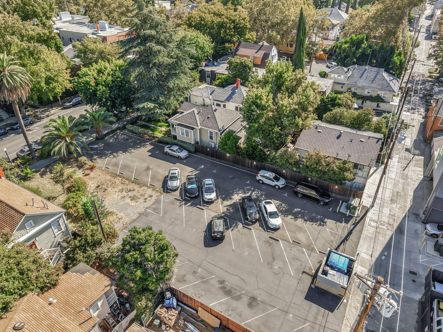2412 I Street