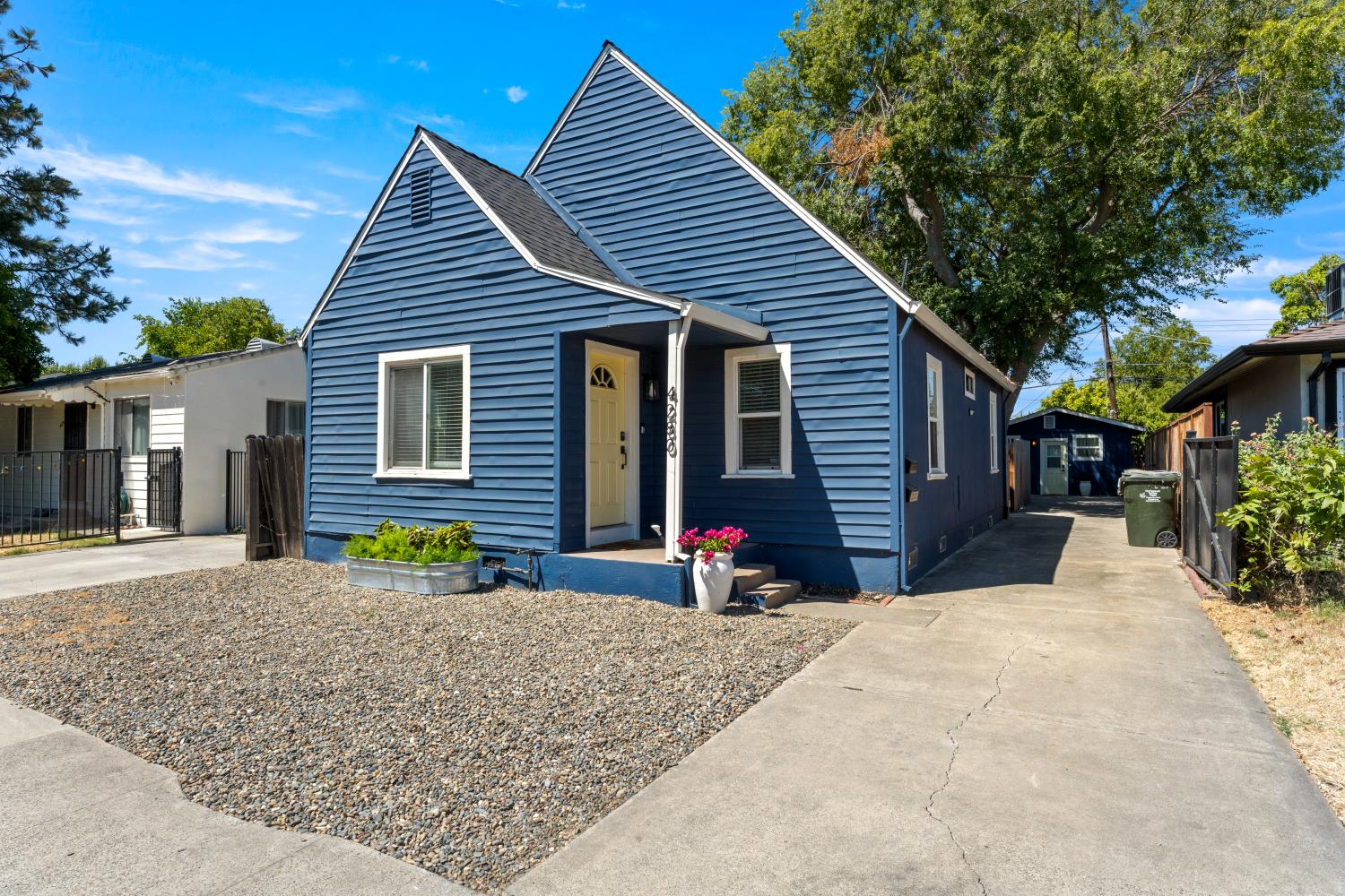 4280 Custis Avenue