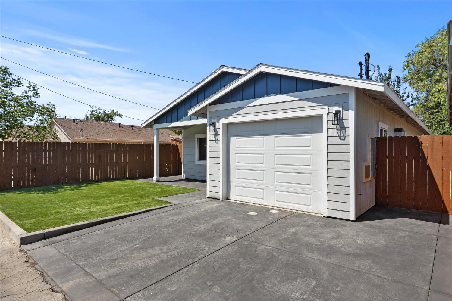 1322 High Street