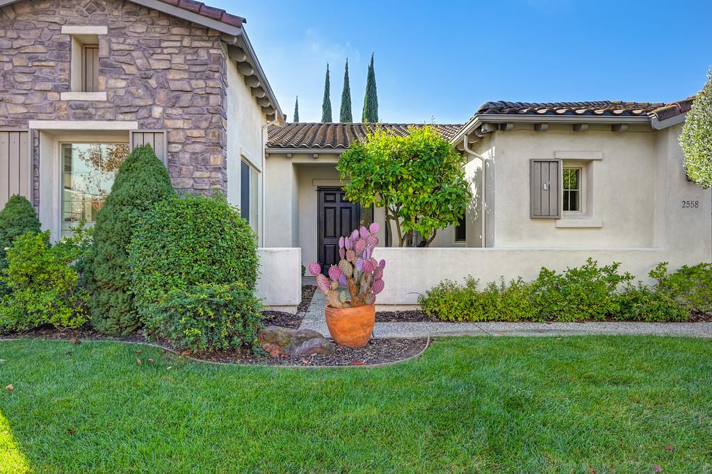 2558 Heritage Park Lane