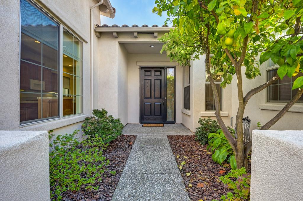 2558 Heritage Park Lane