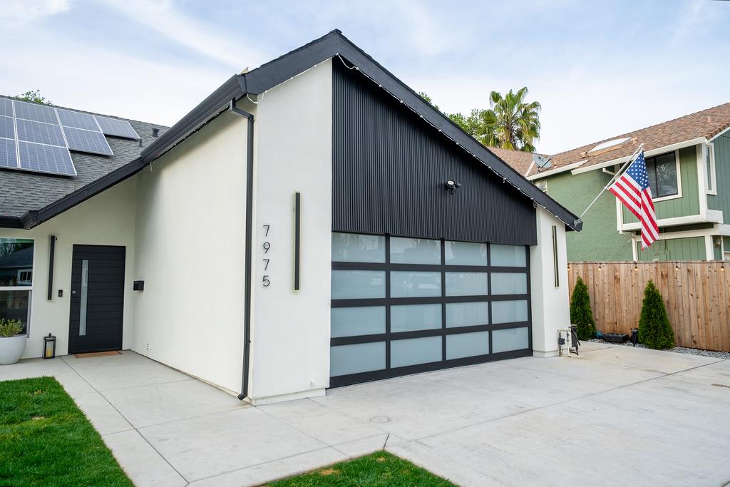 7975 Stone Canyon Circle