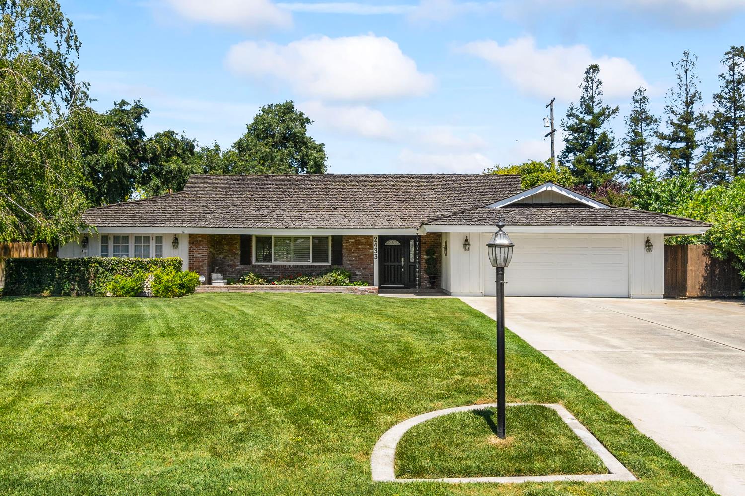 2433 Broadridge Way