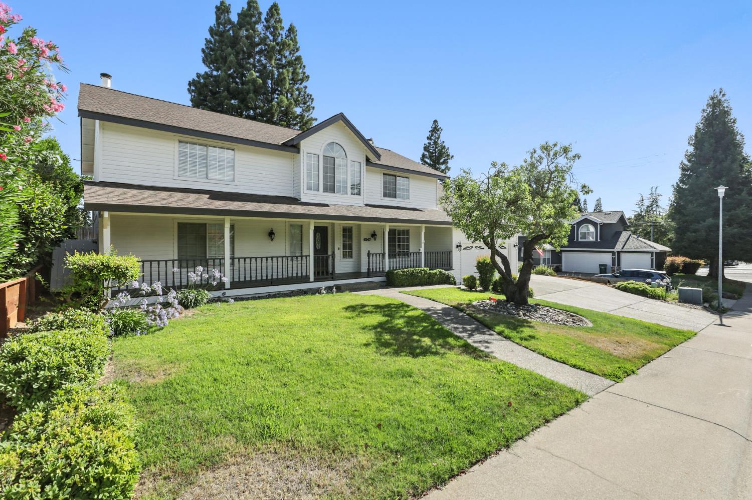 6147 Kenneth Oak Way