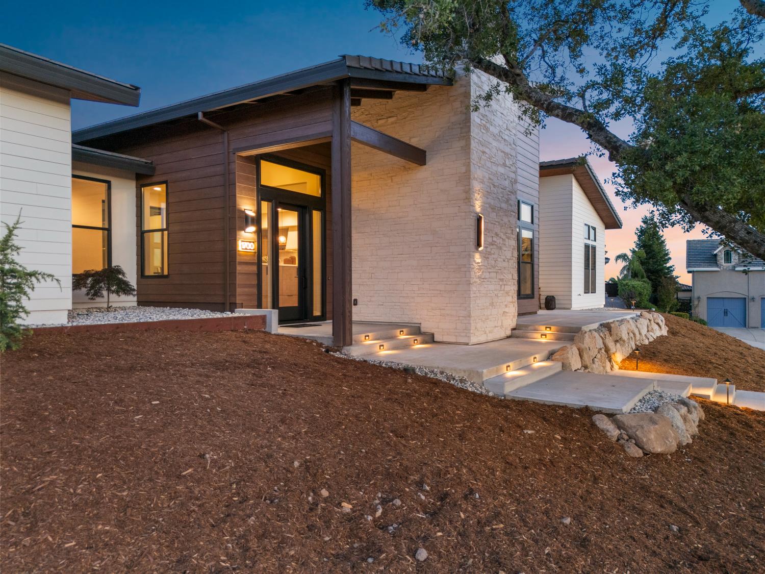 1700 Ridgeview Circle