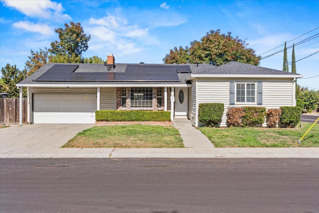 Photo of 309 E 13th Street, Marysville, CA 95901 (MLS # 225134741)