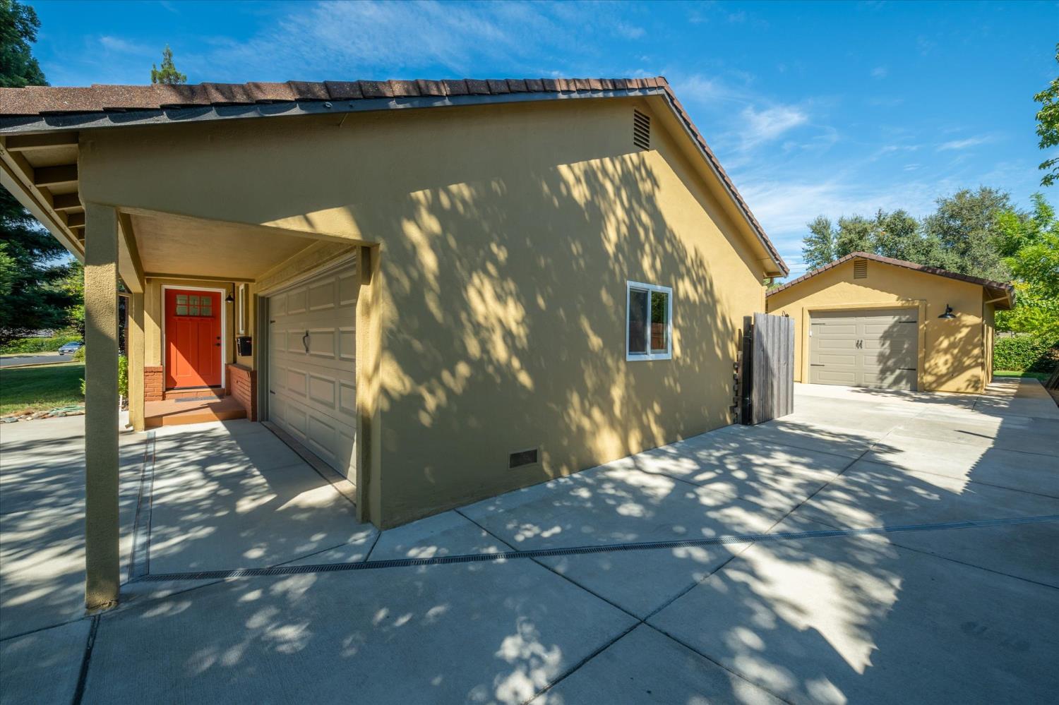 8725 Jonnie Way