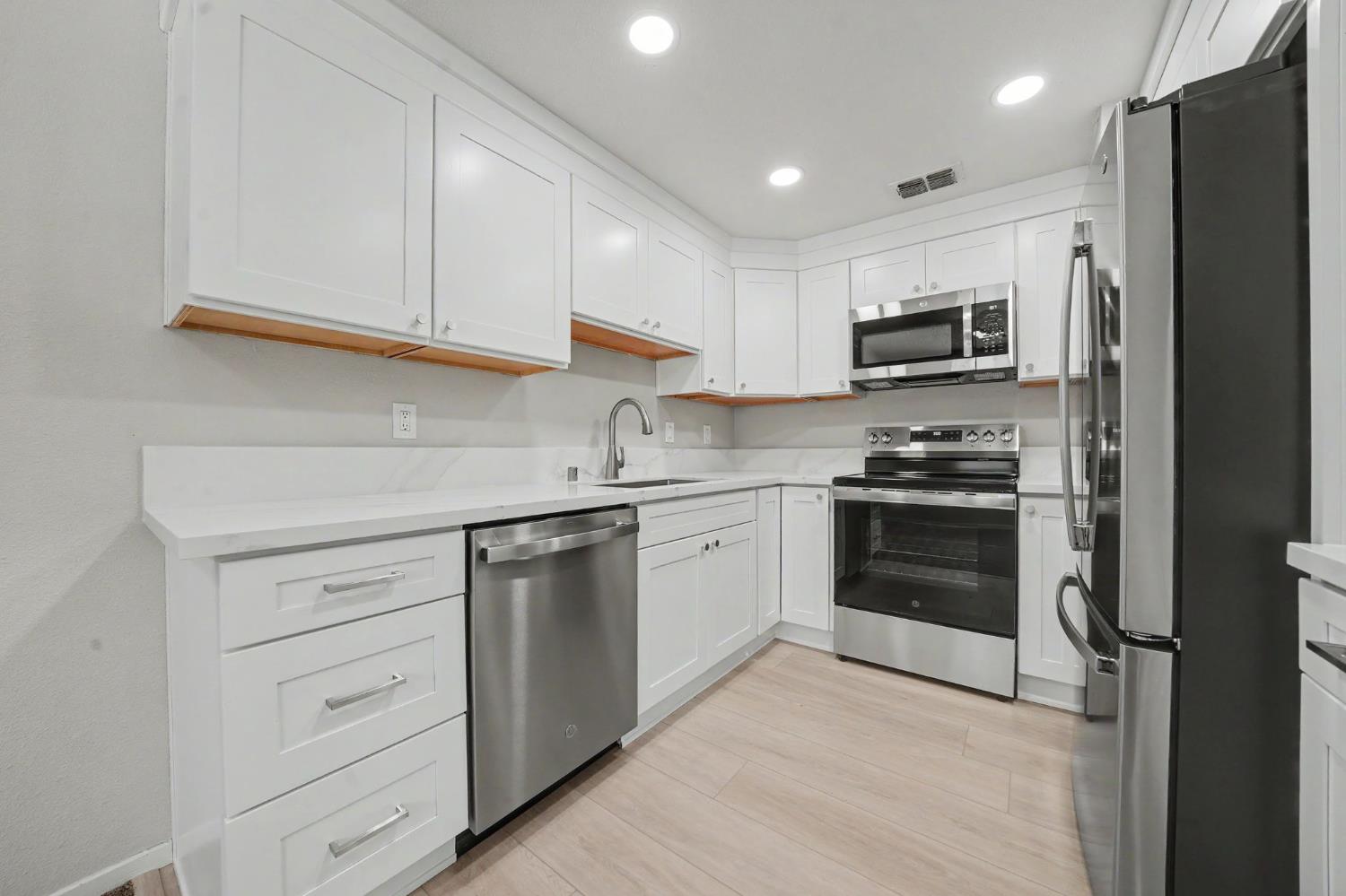 5245 Manzanita Way #4