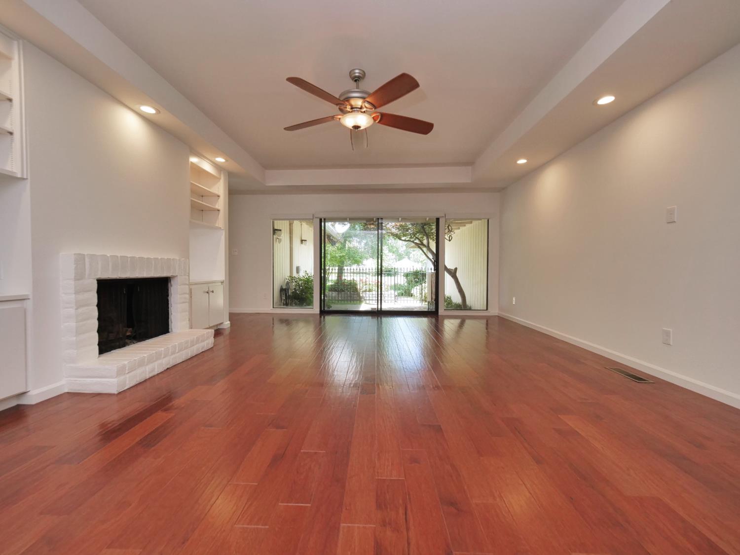 1206 COMMONS DR.
