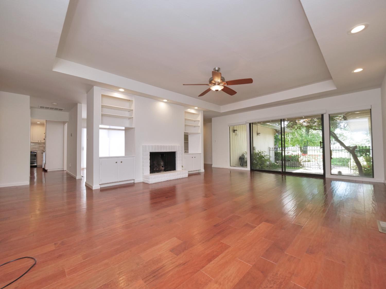 1206 COMMONS DR.