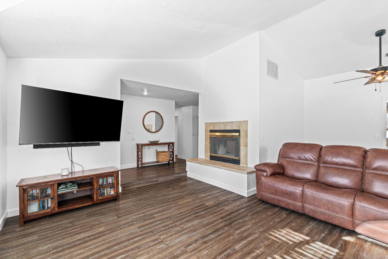 Merced, California 95348, United States, 3 Bedrooms Bedrooms, ,2 BathroomsBathrooms,Residential,Active,210867