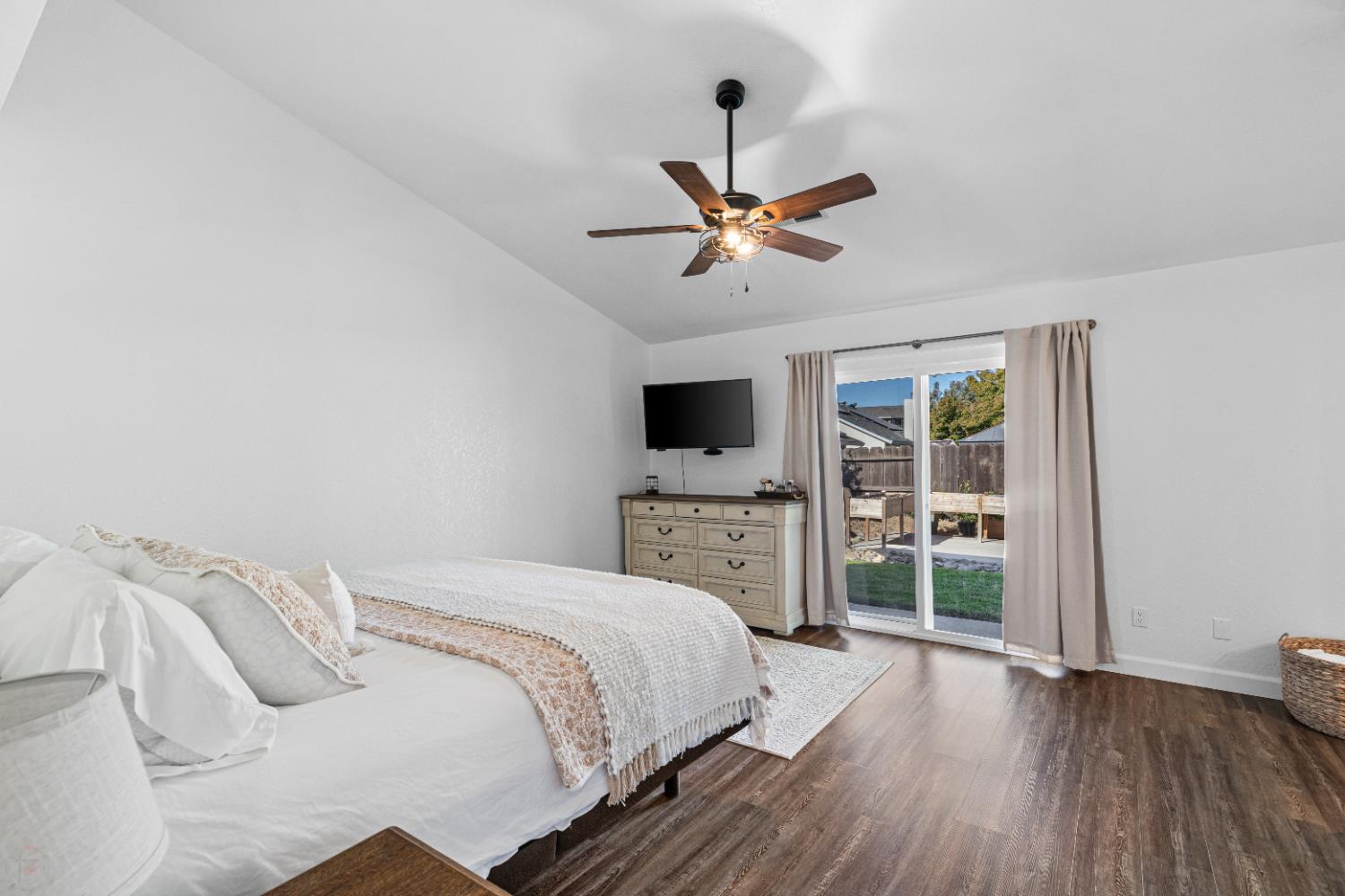 Merced, California 95348, United States, 3 Bedrooms Bedrooms, ,2 BathroomsBathrooms,Residential,Active,210867