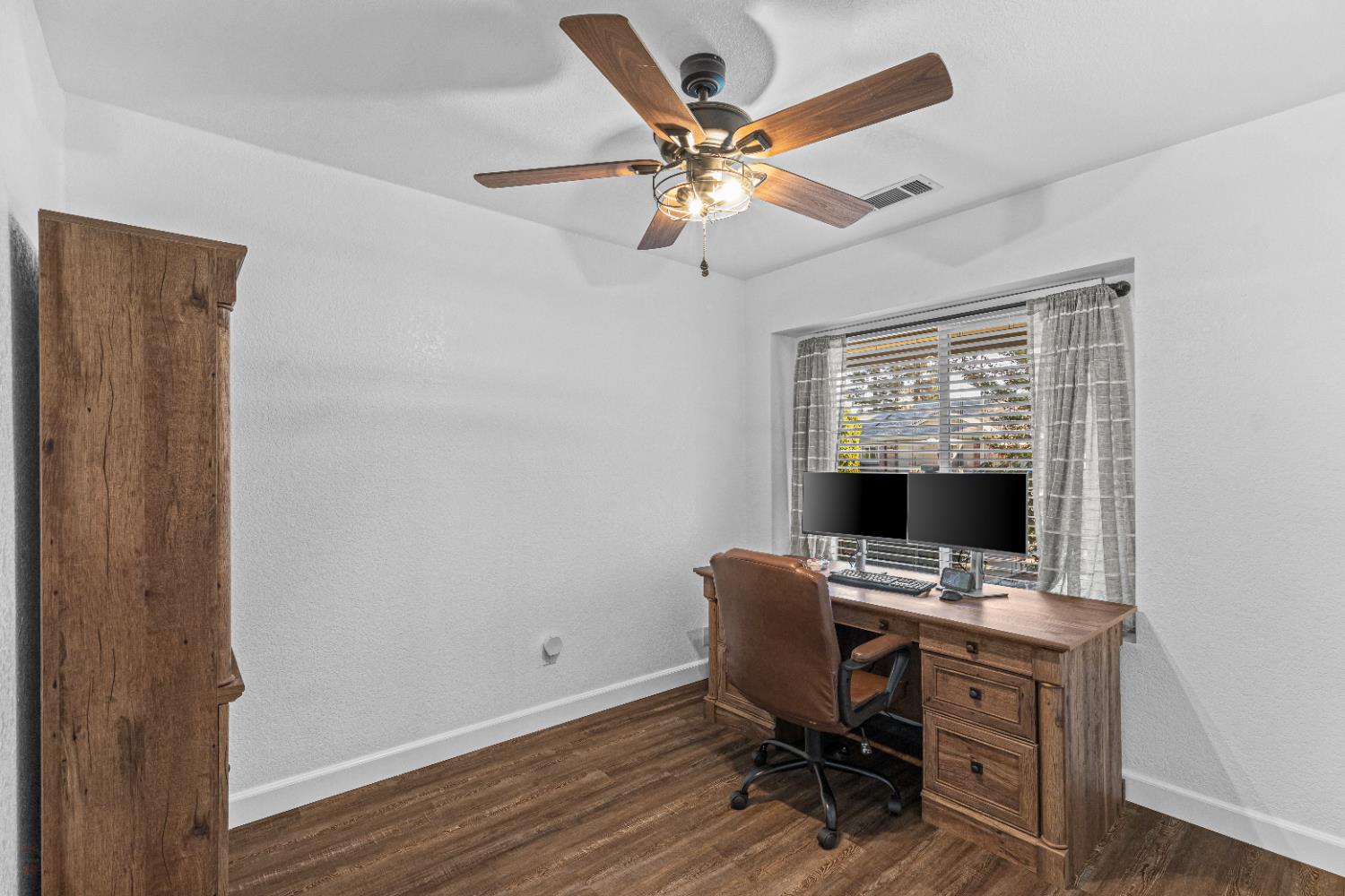 Merced, California 95348, United States, 3 Bedrooms Bedrooms, ,2 BathroomsBathrooms,Residential,Active,210867