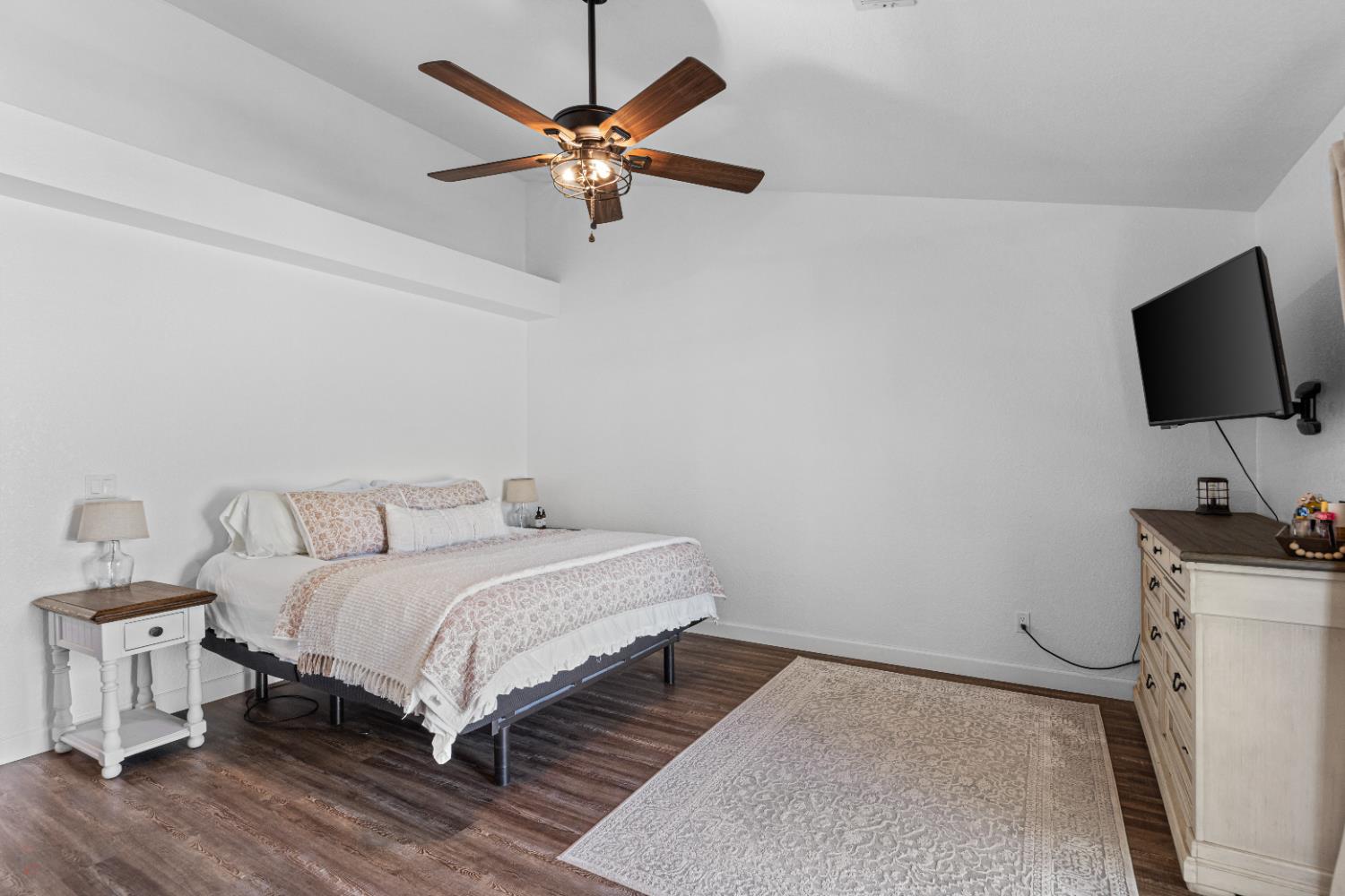 Merced, California 95348, United States, 3 Bedrooms Bedrooms, ,2 BathroomsBathrooms,Residential,Active,210867