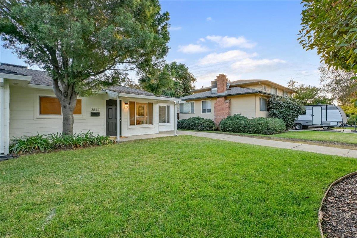 3842 Arden Way