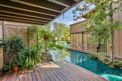 2424 Larkspur Lane 217 Sacramento CA 95825