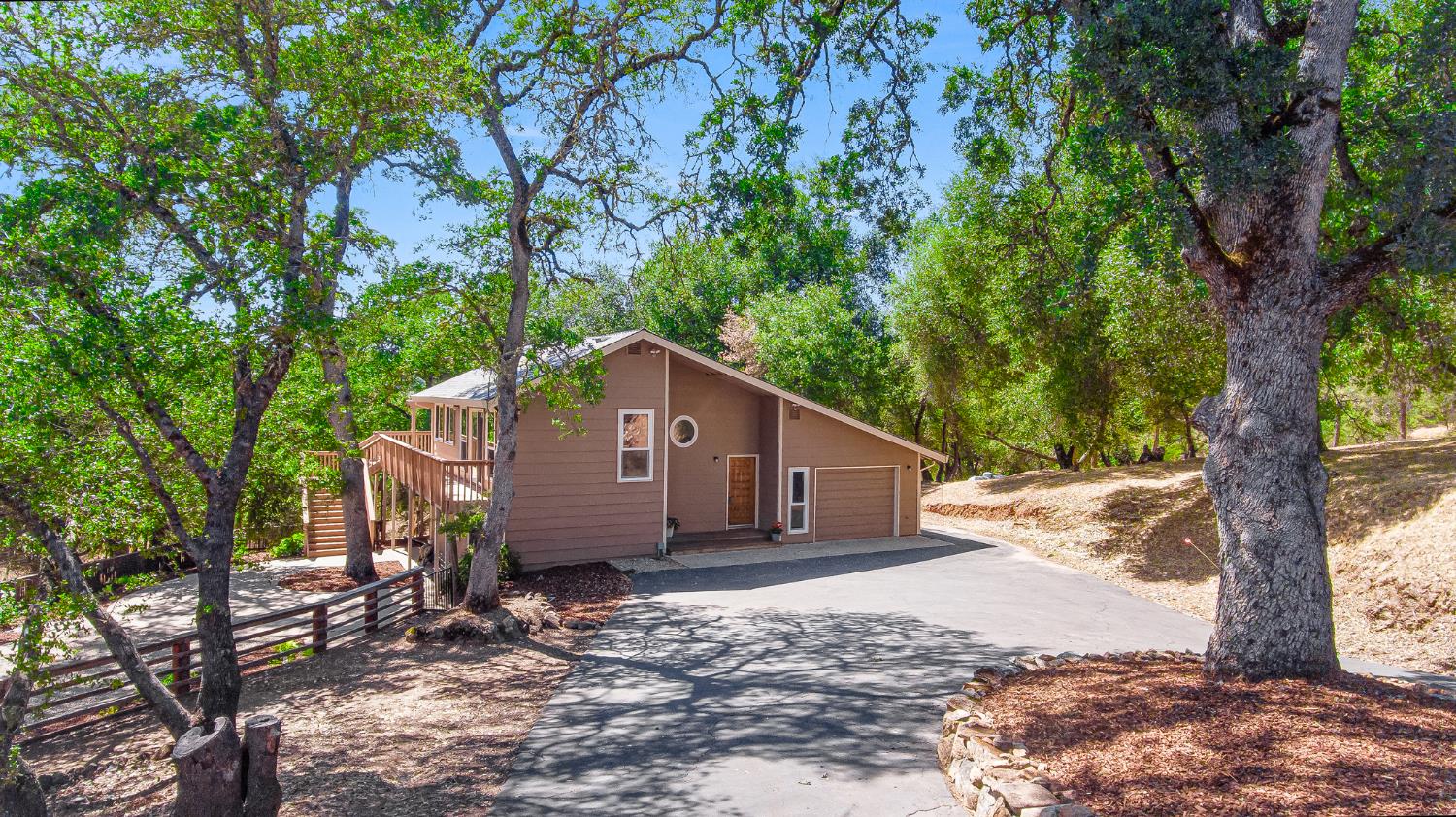 2760 Rancheria Dr
