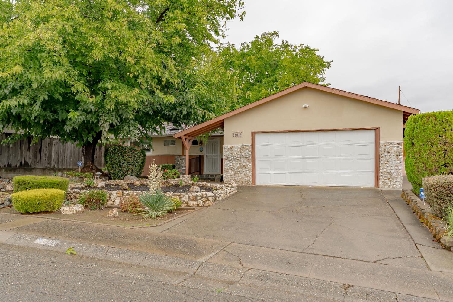 103 Grenoble Way