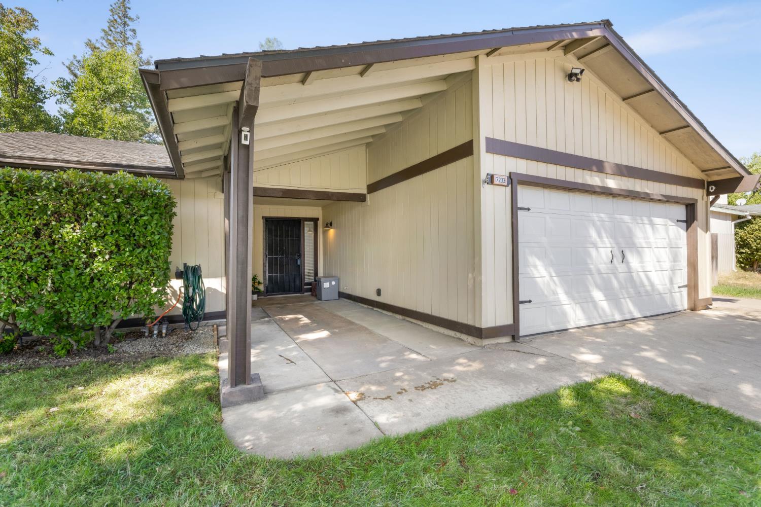 7233 Mountainside Drive