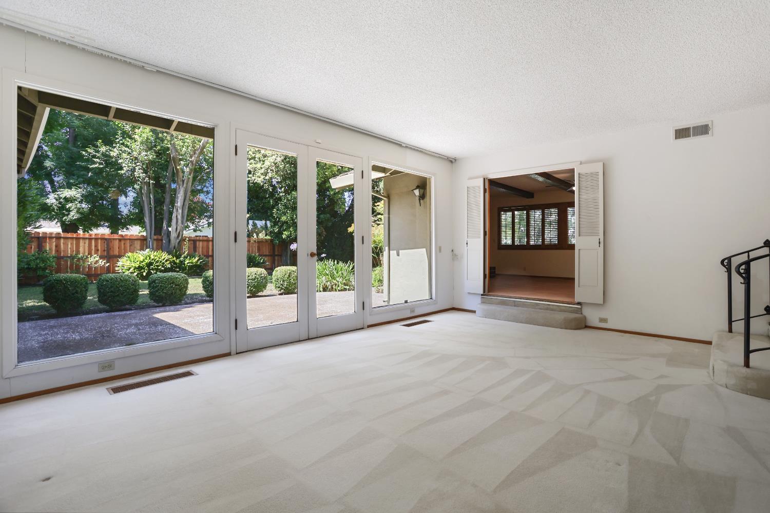 4944 Manor Circle
