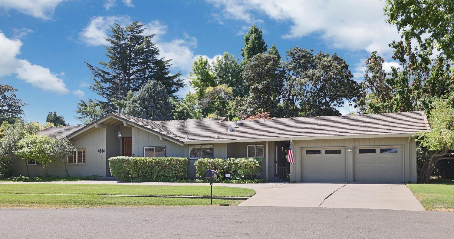 4944 Manor Circle