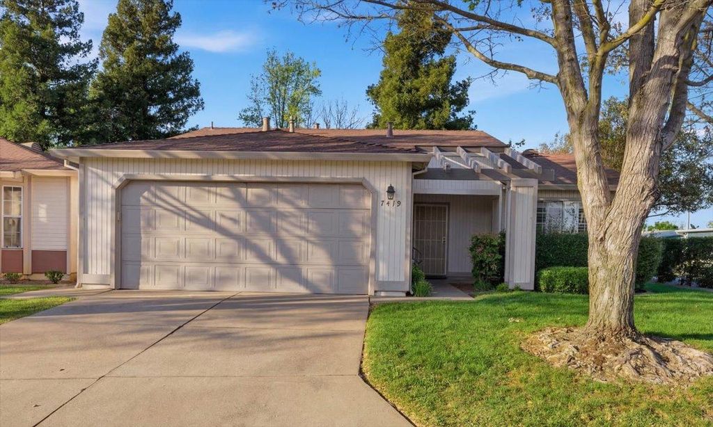 Photo of 7419 Sunborough Lane, Sacramento, CA 95828 (MLS # 226033723)