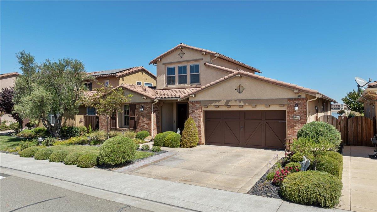 3915 Castellina Way