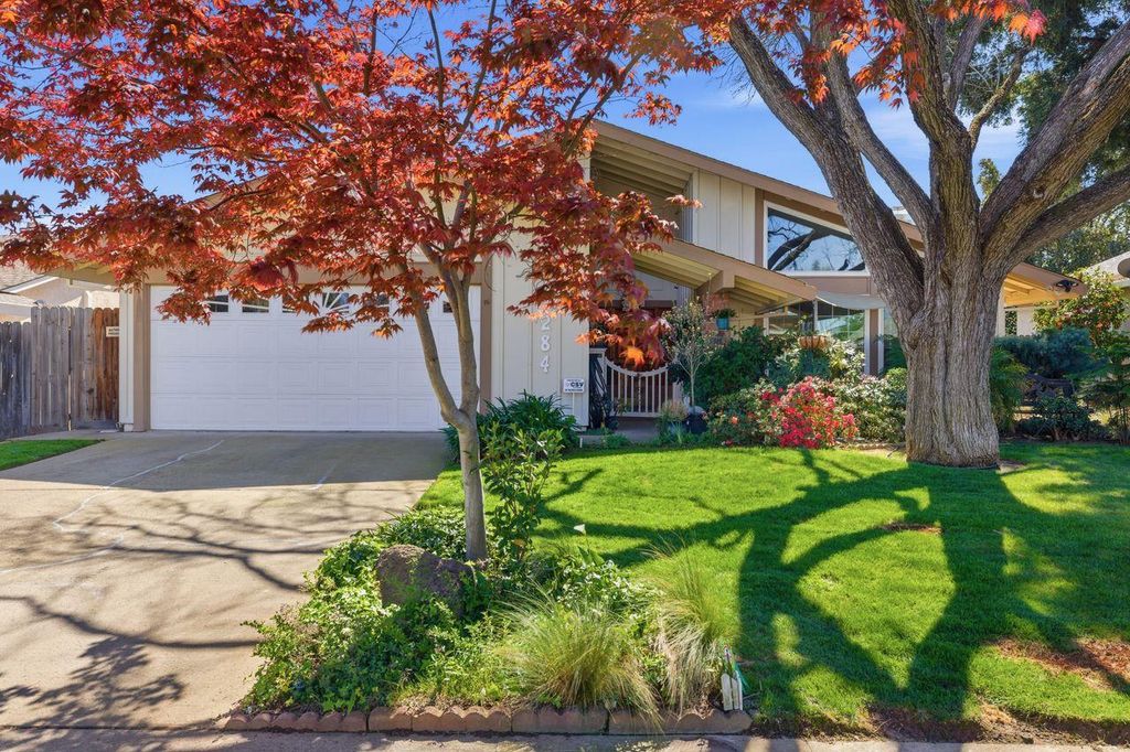 Photo of 9284 Linda Rio Drive, Sacramento, CA 95826 (MLS # 226034258)