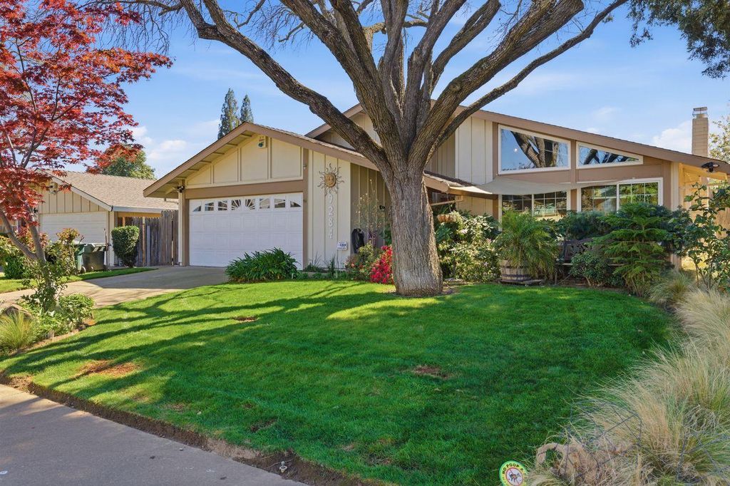 Photo of 9284 Linda Rio Drive, Sacramento, CA 95826 (MLS # 226034258)