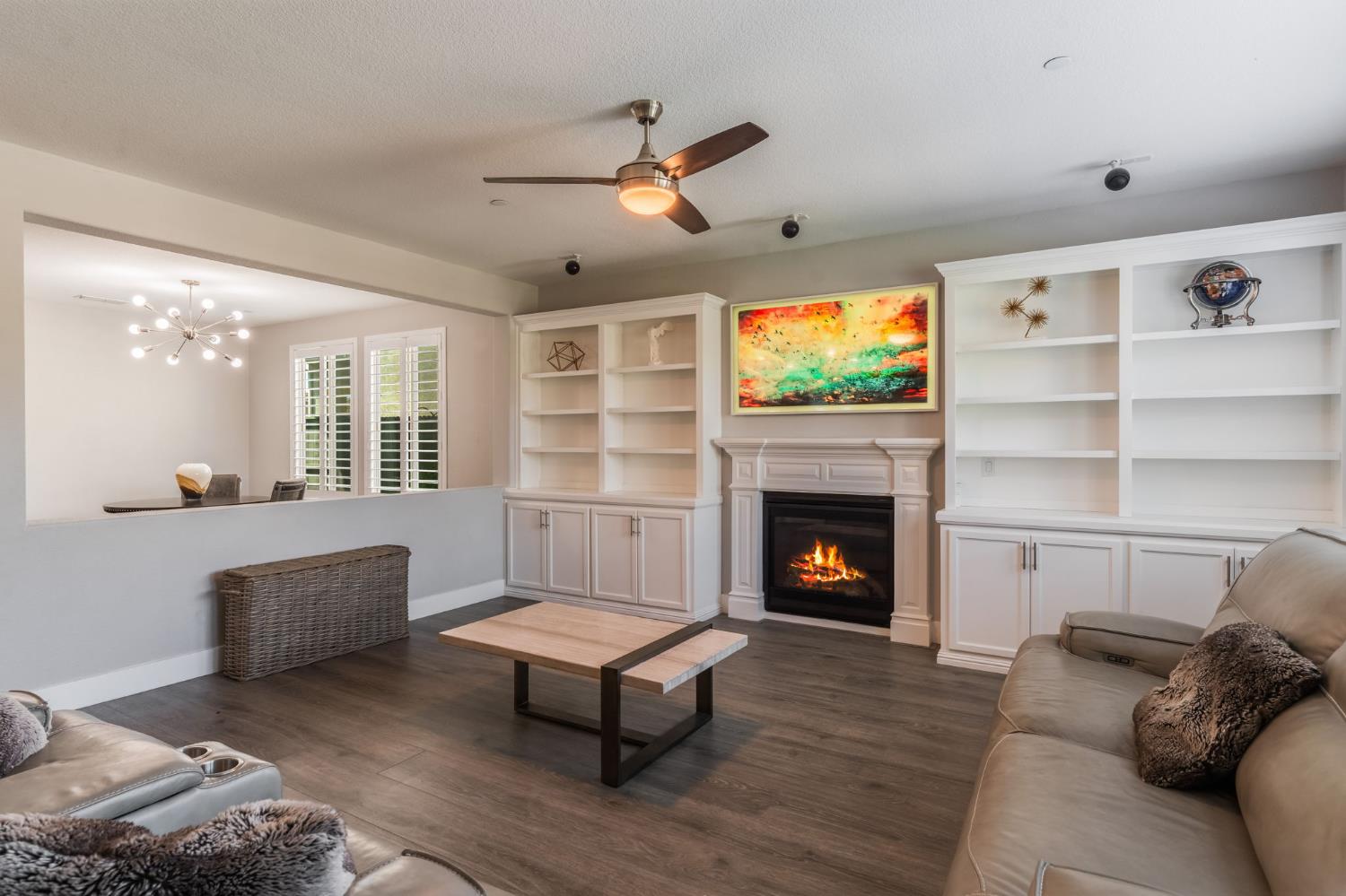 416 Glouster Court