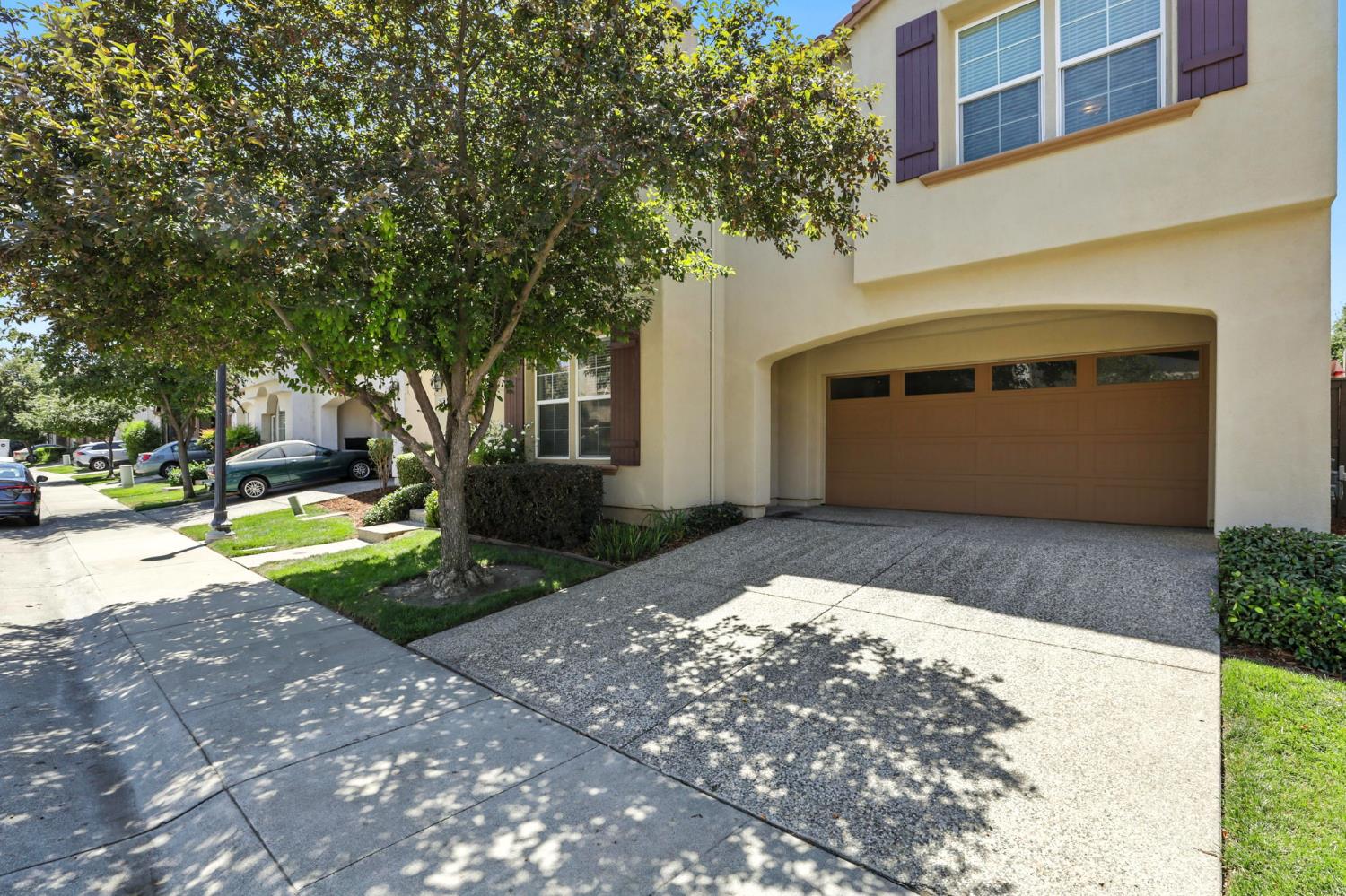 5423 Knotty Pine Way