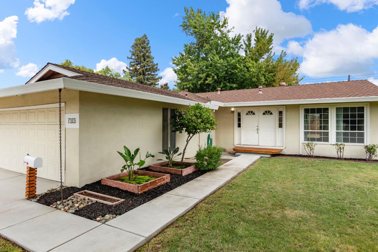 7313 Circlet Way