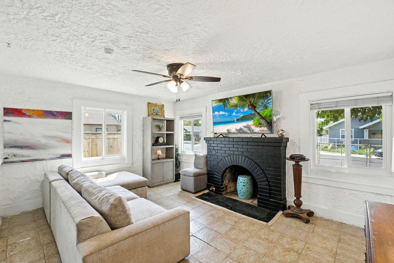 4037 42nd Street