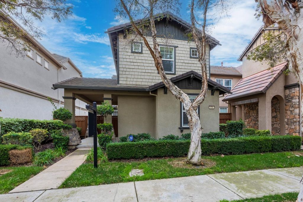 Photo of 171 W Santa Cruz Way, Mountain House, CA 95391 (MLS # 226037941)