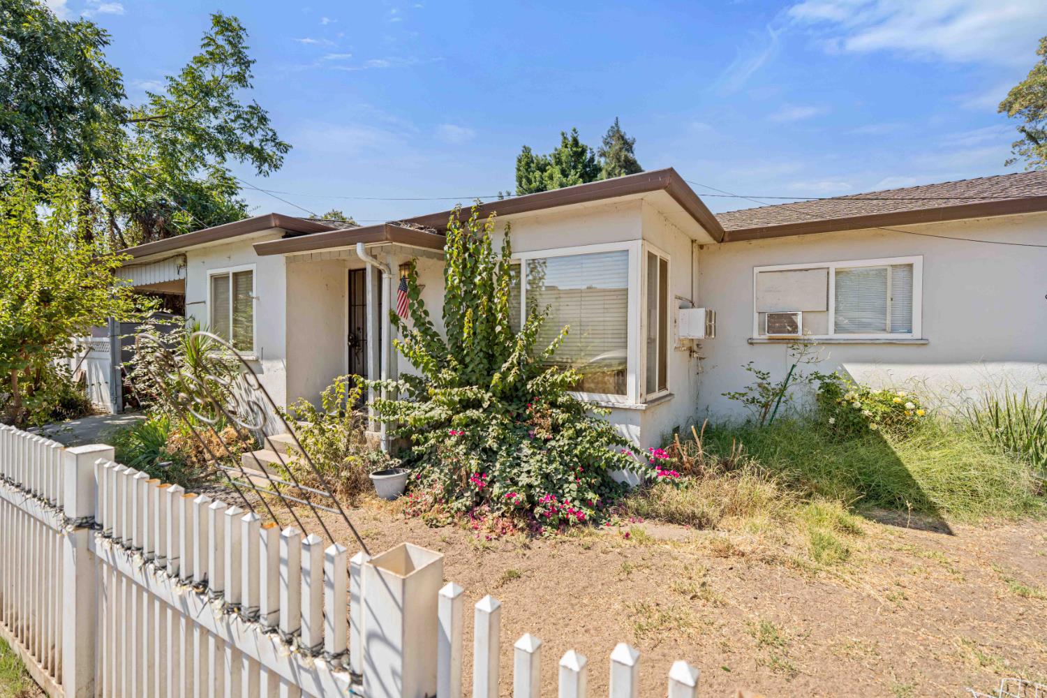 961 El Terino Avenue
