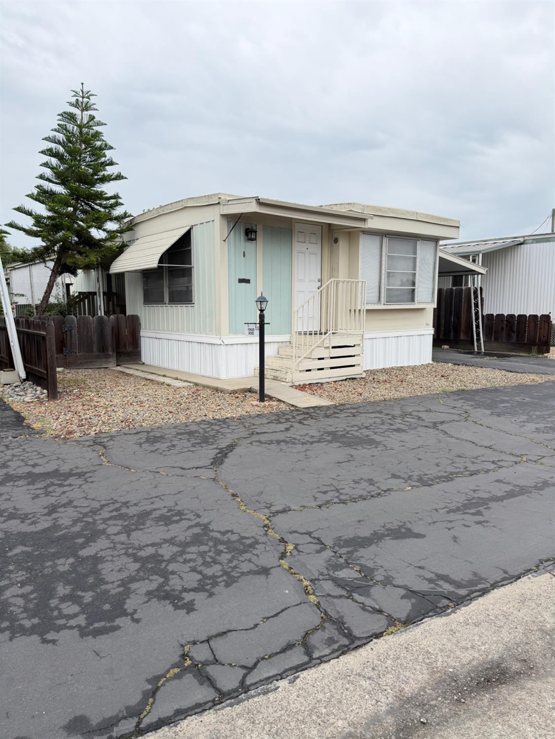 425 20TH CENTURY BLVD C12