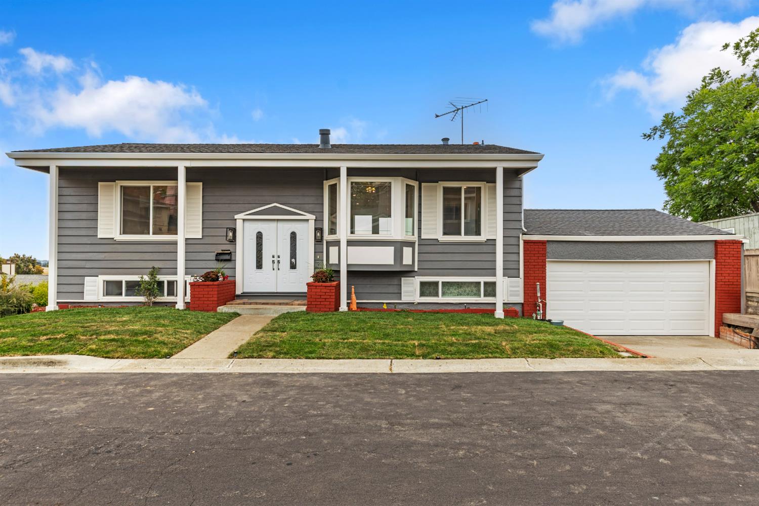352 Monte Carlo Avenue