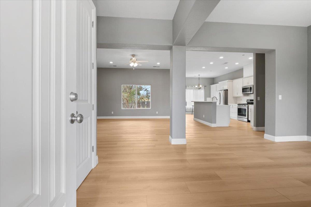 1437 W North Bear Creek Drive