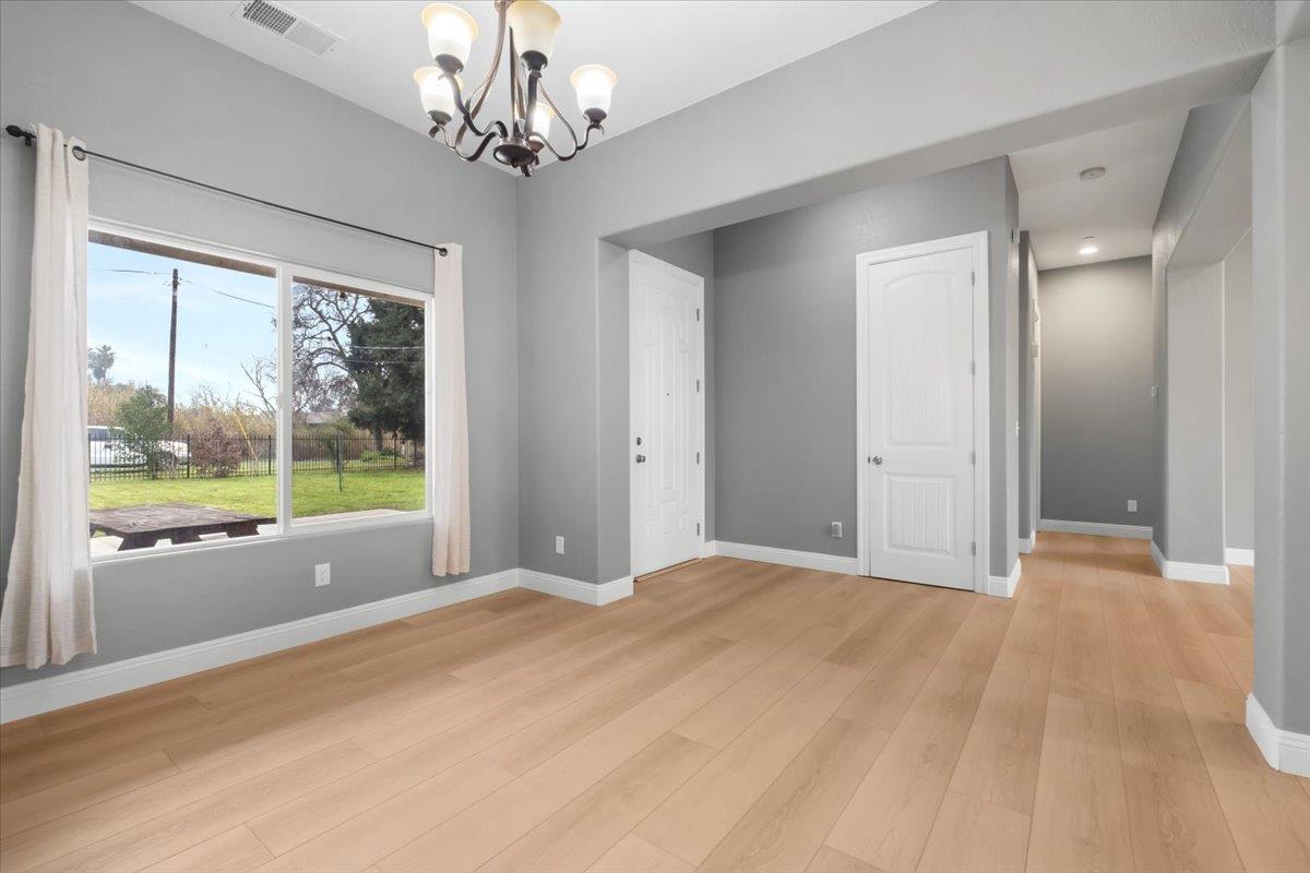 1437 W North Bear Creek Drive