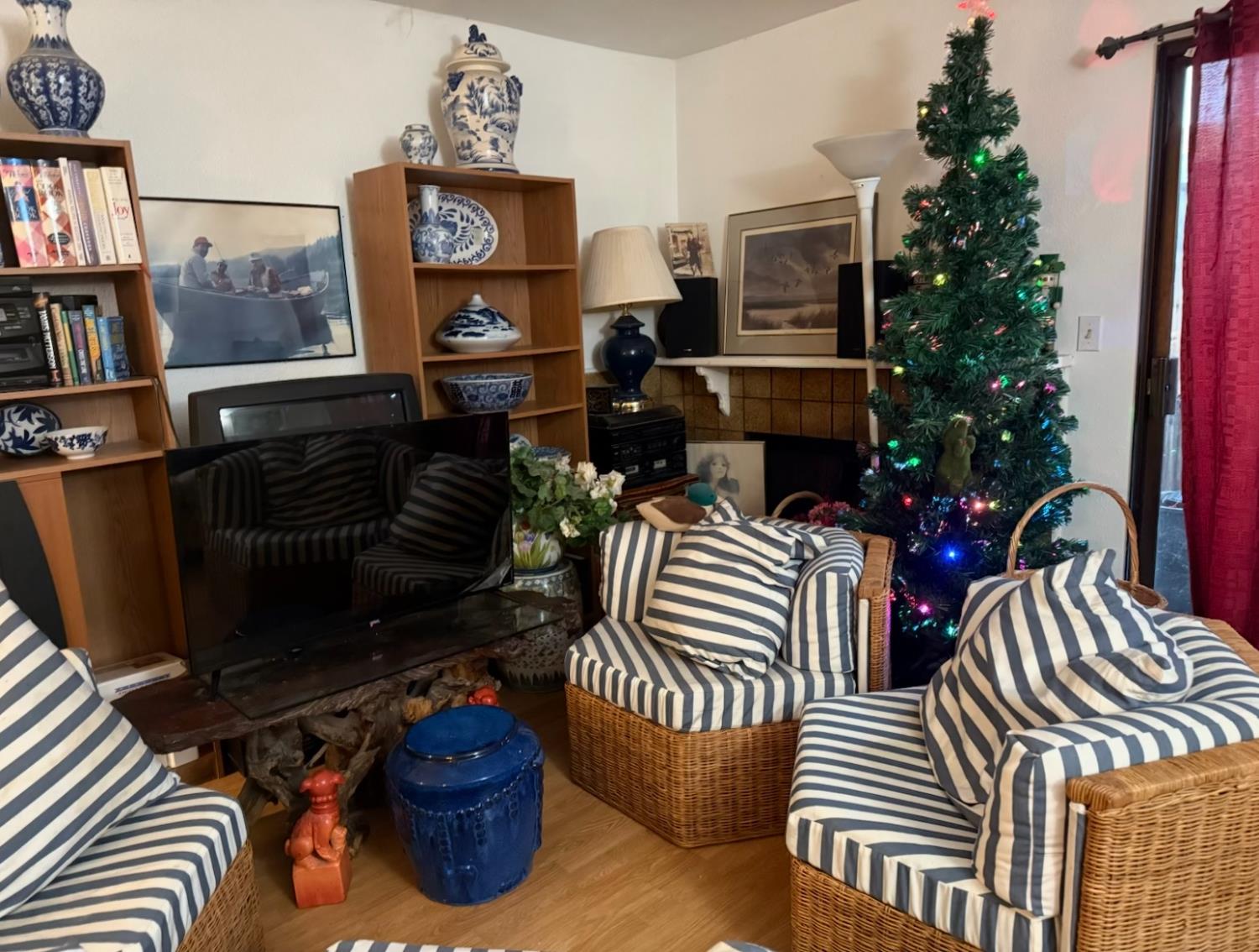 1909 Covillaud Street 34