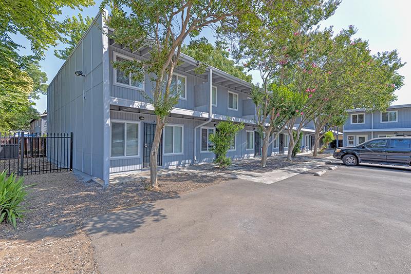 810 W 1st Avenue