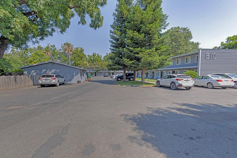 810 W 1st Avenue