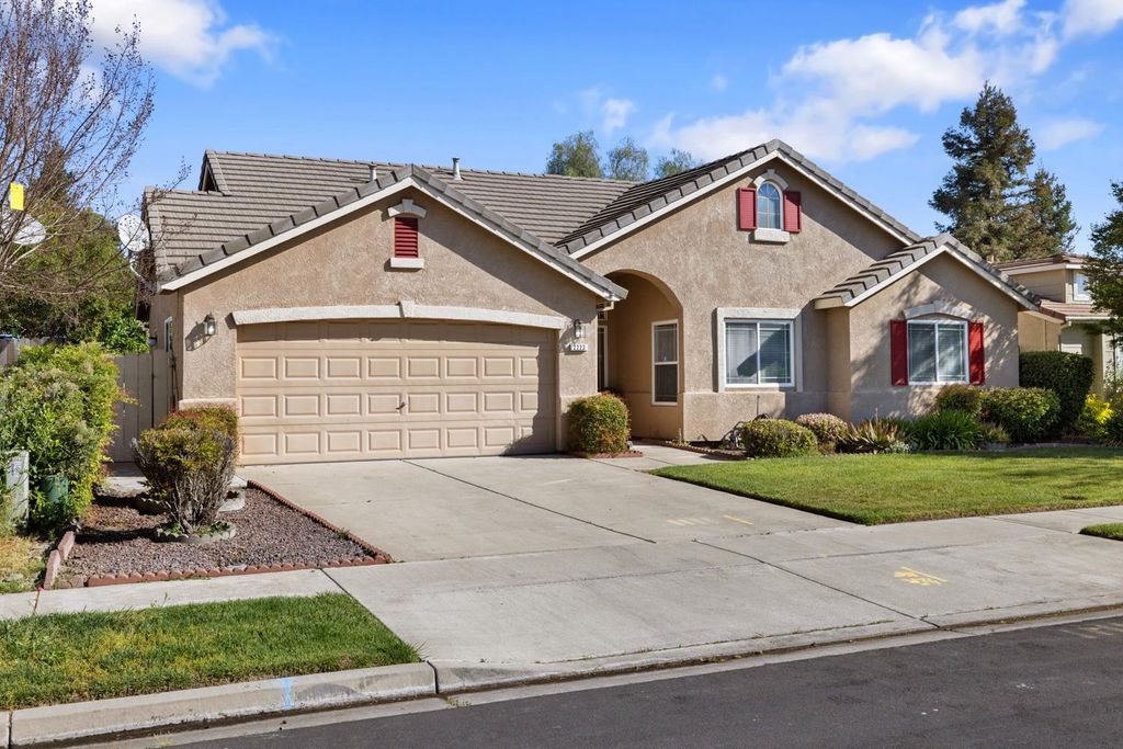 Photo of 2223 Shire Way, Turlock, CA 95380 (MLS # 226035329)