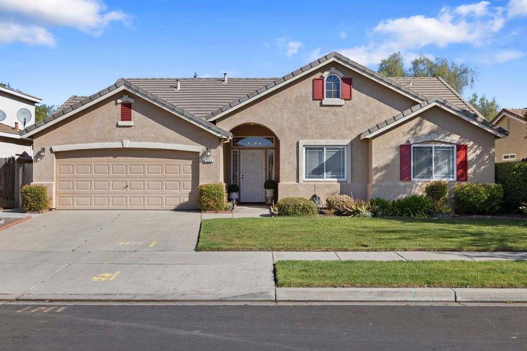 Photo of 2223 Shire Way, Turlock, CA 95380 (MLS # 226035329)