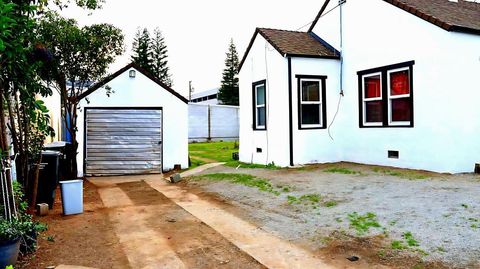 1332 dixieanne Avenue Sacramento CA 95815