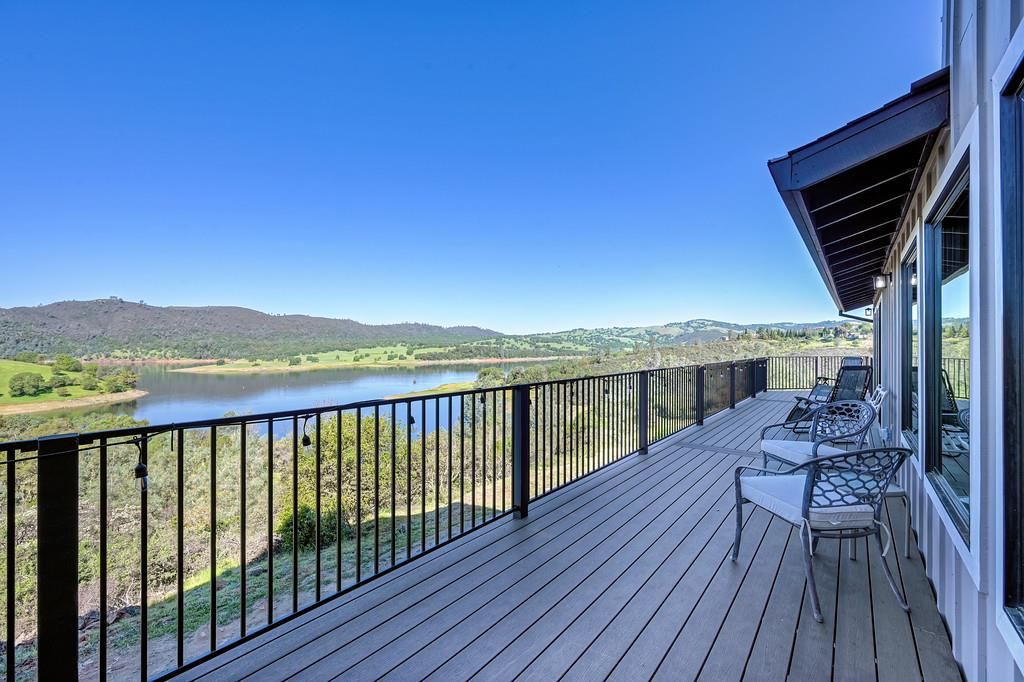 Photo of 784 Salmon Falls Road, El Dorado Hills, CA 95762 (MLS # 226040578)