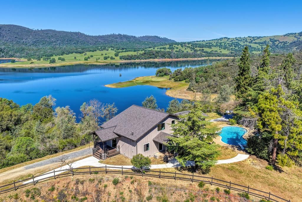 Photo of 784 Salmon Falls Road, El Dorado Hills, CA 95762 (MLS # 226040578)